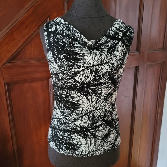 Talbots Petites S Black & White Abstract Print Sleeveless Top - Picture 1 of 4